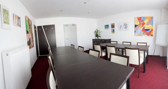 F - Team Hotel Liptovsky Hradok Bagian luar foto