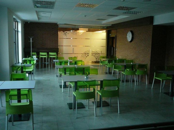 F - Team Hotel Liptovsky Hradok Bagian luar foto